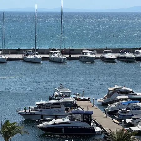 Apartman Phoenix феникс Szveti Vlasz